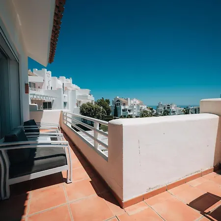 Frontline Golf Penthouse Lagoon & Ehhouse 埃斯特波纳