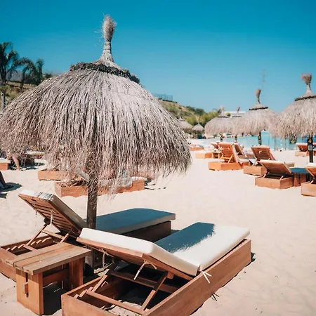 公寓 Frontline Golf Penthouse Lagoon & Ehhouse 埃斯特波纳