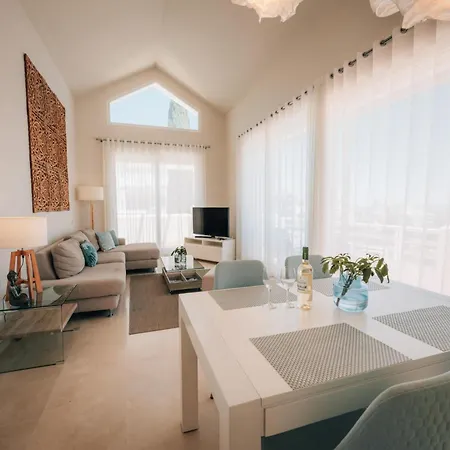 Frontline Golf Penthouse Lagoon & - Ehhouse * Estepona